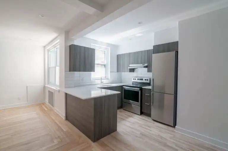 2105 Chomedey Street | 2105 Chomedey Street, Montreal | 3021754