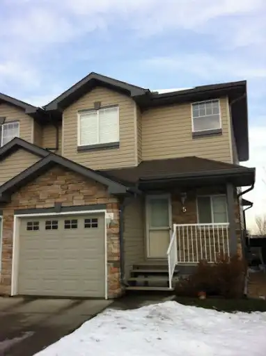 Beautifully updated 3 bedroom Duplex for Rent | Edmonton | 3022059