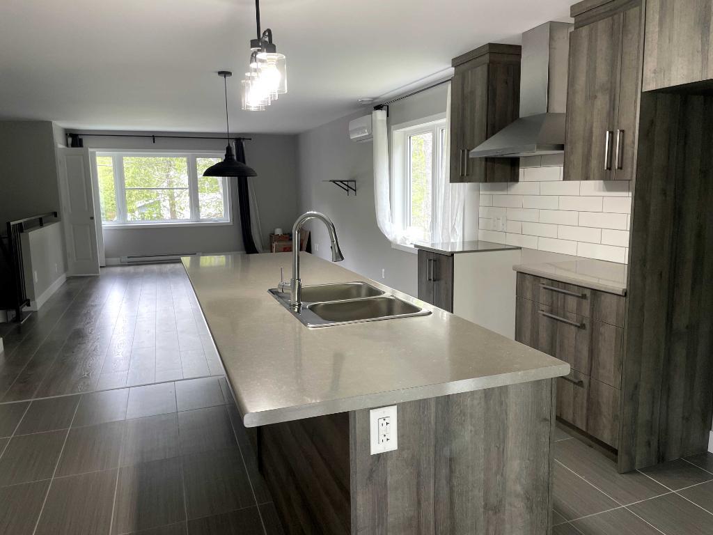 Beau grand 4 1/2 moderne. Immeuble pratiquement neuf (construction 2021) | 3022131