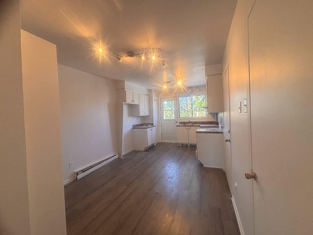 4 1/2 rue Front Longueuil disp immédiatement ac/stationnement | 3022133