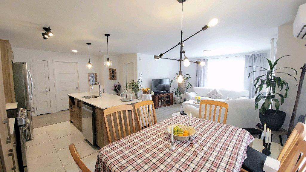 Superbe 4 ½ propre et lumineux – Aire ouverte + Grande chambre king- Disponible pour Octobre | 3022136