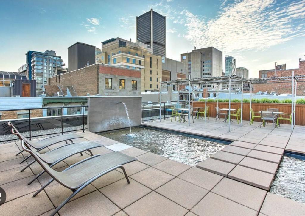 Condo 3 1/2 Vieux-Montreal Meublé Équipé Stationnement | 3022154