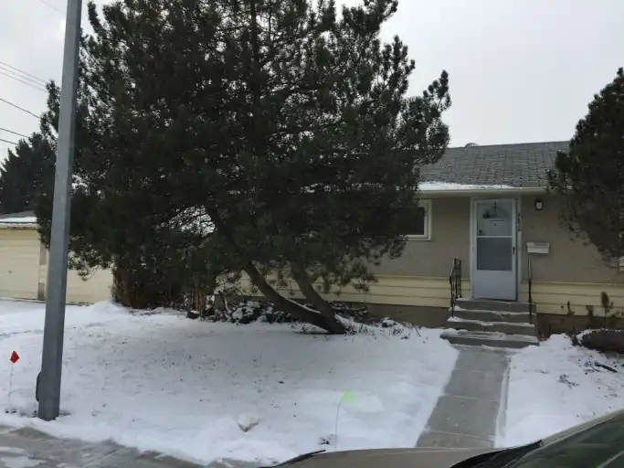 House with Garage and basement kitchen 5 bedroom | Edmonton | 3022386