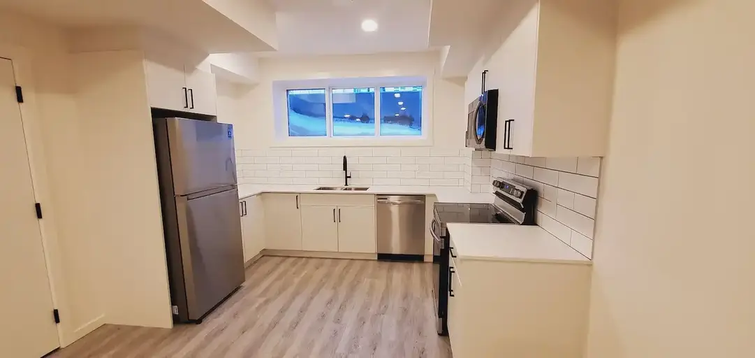 COZY, SPACIOUS & BRIGHT 1 BEDROOM SECONDARY SUITE | 1235 Podersky Wynd, Edmonton | 3022395