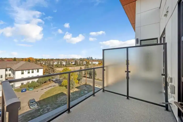 Brand New Modern 1 Bedroom + Den Condo in Prestigious Currie Barracks | 370 Dieppe Drive Southwest, Calgary | 3022404