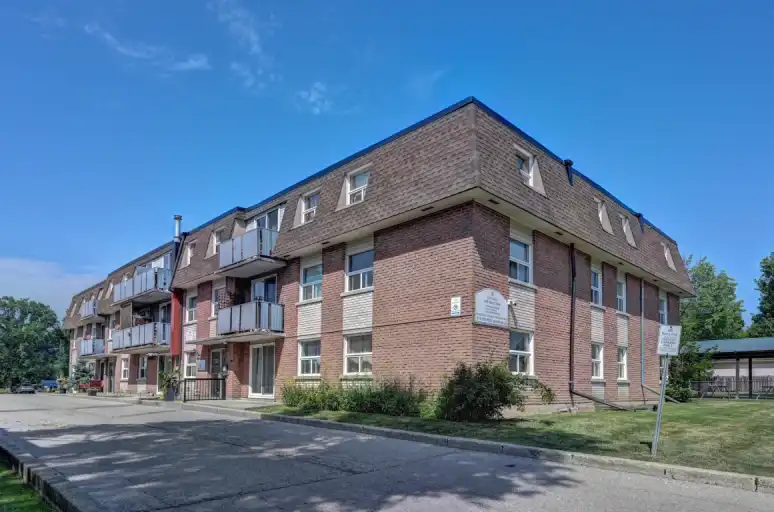 Hincks Street Apartments | 108, 116, 124, 132, 140 & 148 Hincks St., New Hamburg | 3022780
