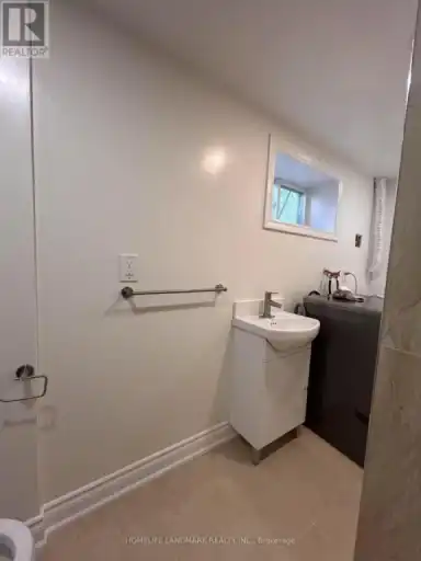 BASEMENT - 490 PINELAND AVENUE | BASEMENT - 490 PINELAND AVENUE, Oakville | 3028222