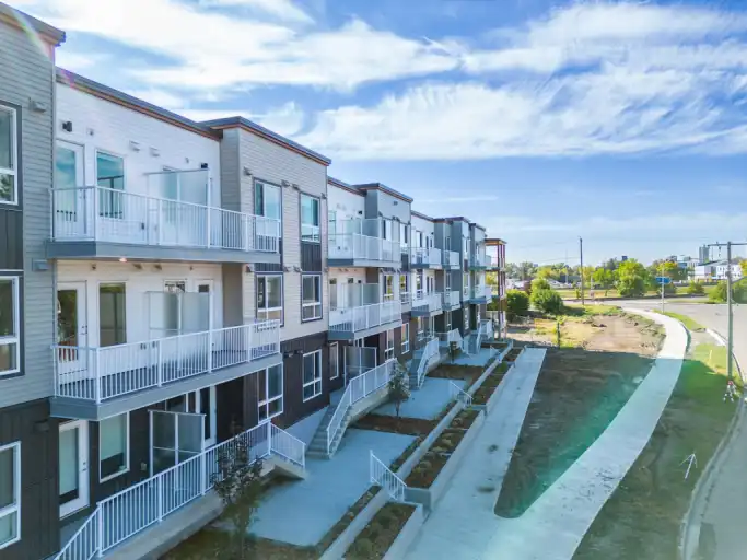 BRIGHT MODERN 1 BEDROOM INGLEWOOD UNIT | 1605 17 Street Southeast, Calgary | 3023859