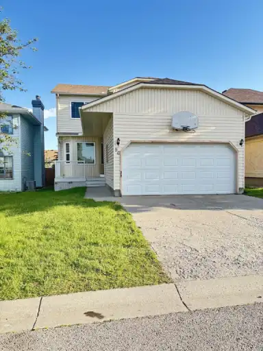 3 bed 2.5 bath home in the heart of Monterey Park | Calgary | 3023894
