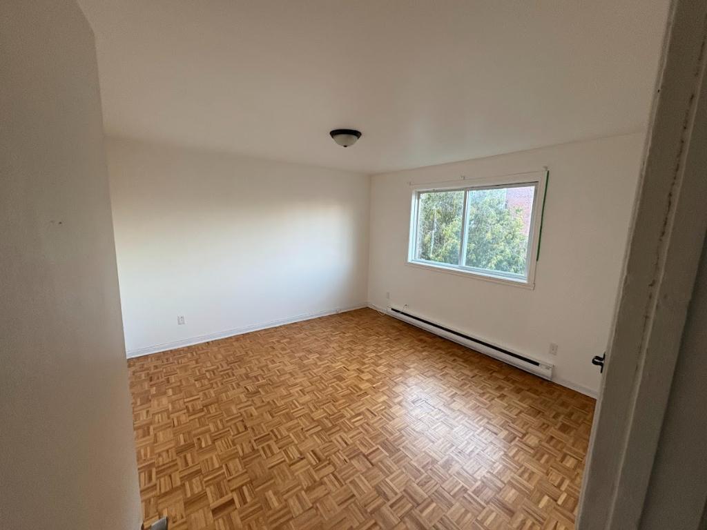 Très grand 4 1/2 à Longueuil | 3024954