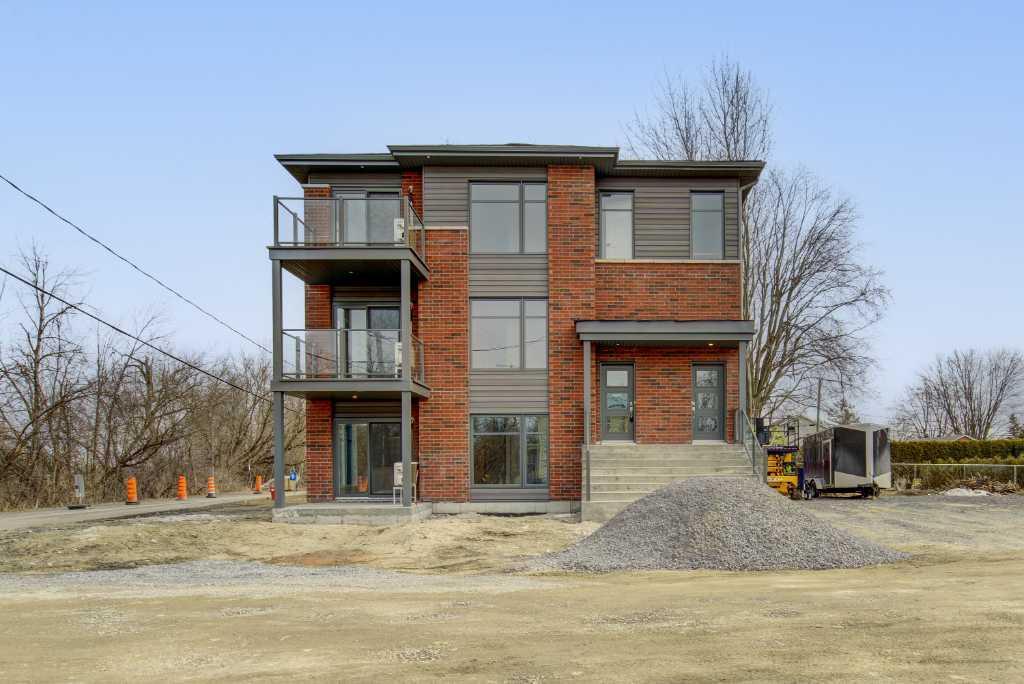 5 1/2 neuf, Les Coteaux, TRIPLEX ! JUIN - JUILLET 2025 rue Lippée | 3024970