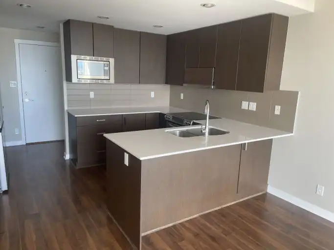 Modern Spacious Unit with Balcony, great views and 1 Underground Parking spot | 1802 - 125 Columbia Street, New Westminster | 3025165