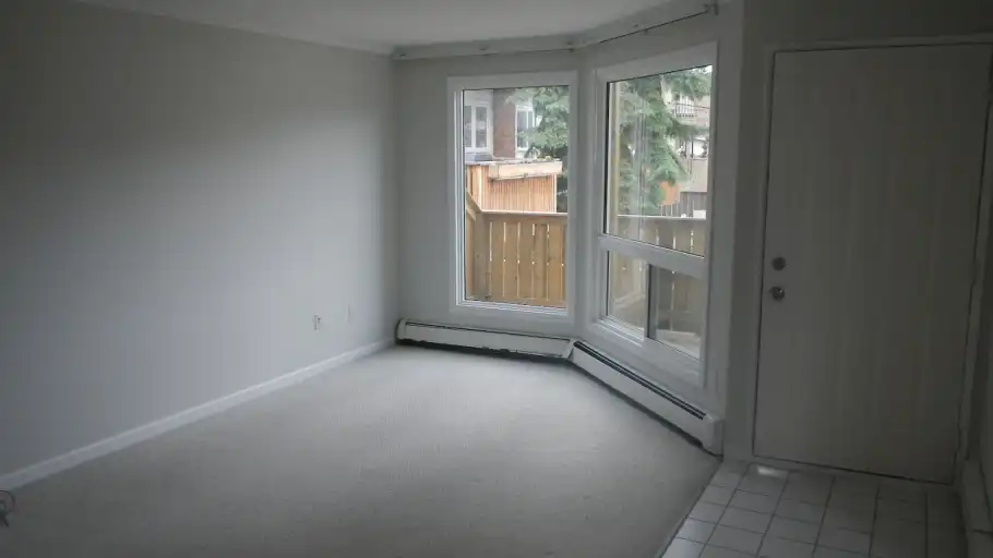 1 Bedroom, $1600, Very bright and spacious unit, private large deck! | 13 - 113 22 Avenue Northeast, Calgary | 3025217