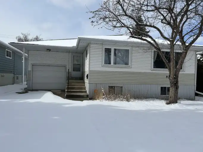 Basement suite in quiet community | 2215 7 Street Northeast, Calgary | 3050974
