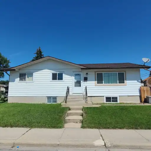 3 Bedroom 1 Bathroom Main Floor | 3120 16 Avenue Southeast, Calgary | 3025254