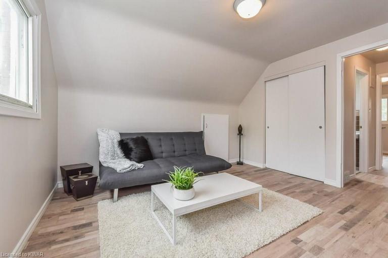 Newly  Renovated Bright Cozy Quiet 1 Bed 1 Bath 1 Parking Upper Junior Suite in a Triplex house - Centre Kitchener | 382 Stirling Avenue South, Kitchener | 3029454