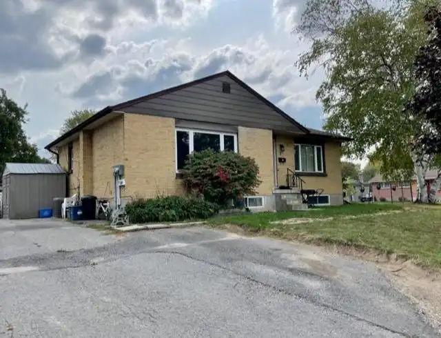 Creswick 1 | 1 Creswick Crt, Barrie | 3029977