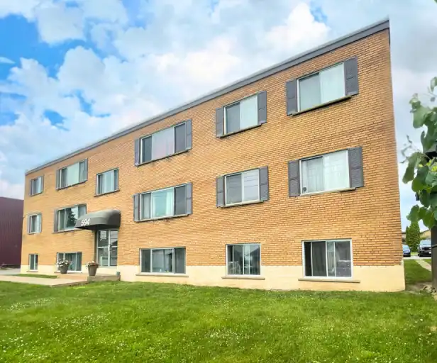 Hillside Apartments - PARKING SPACE, HEAT & WATER INCLUDED | 594 MacDonald Ave, Sault Ste. Marie | 3030269