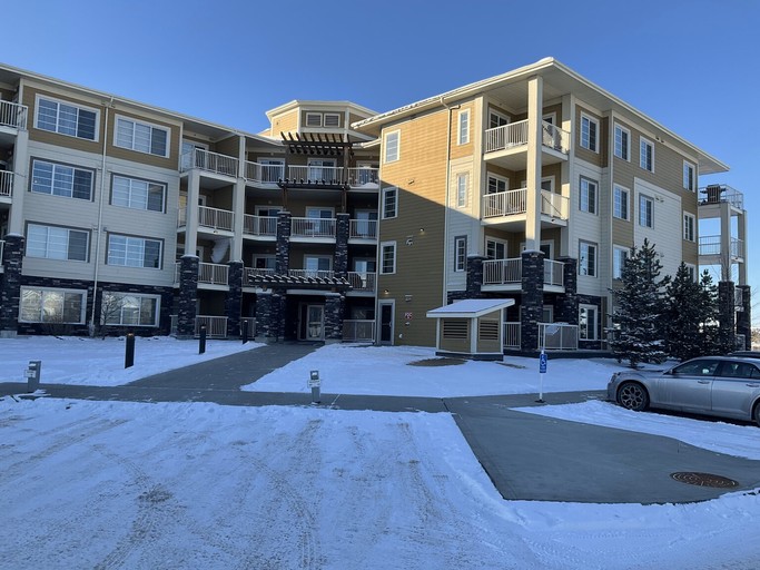 Modern 2 Bedroom Condo | 3670 139 Ave Nw, Edmonton | 3030495
