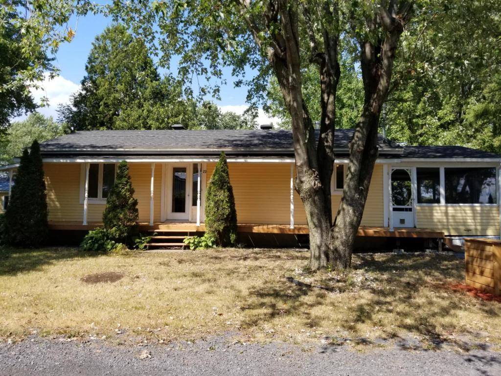 Maison rénovée à louer – Sainte-Anne-de-Sabrevois | 3030546
