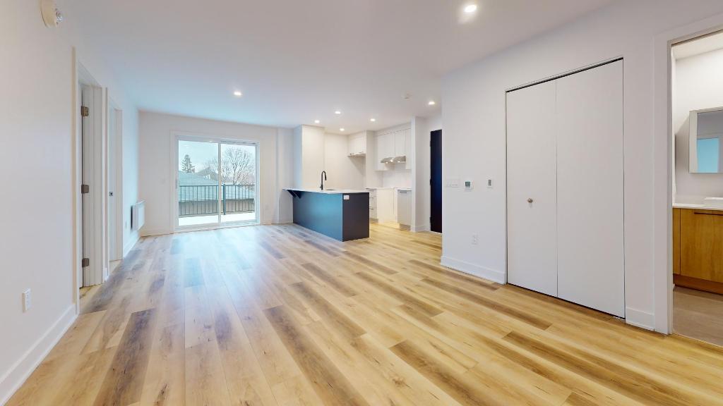 5½ à louer à Laval | 2 SDB | GARAGE | INTERNET | ASCENSEUR | RANGEMENT | 1er décembre 2025 | 3030557