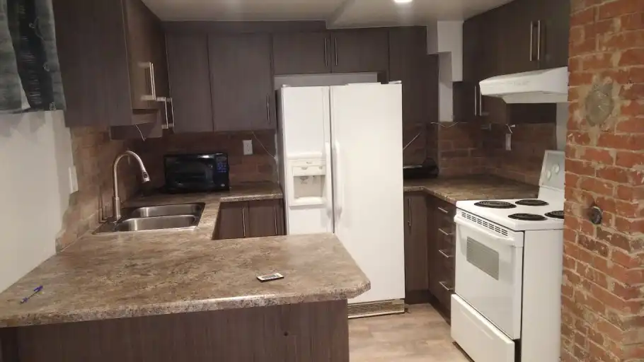 Full kitchen suite in the basement of a house. 1 bedroom, 1 bathroom | 11552 95 Street, Edmonton | 3030813