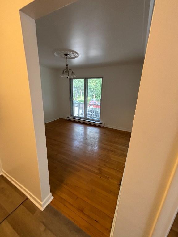 Logement grand 4 ½ rénové au 11550 Balzac Montréal Nord avec climatiseur! | 3032125