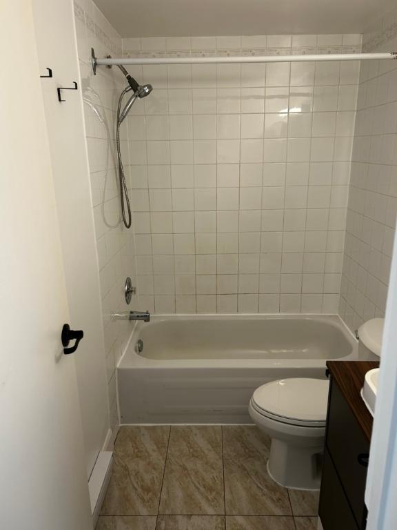 Beau 4 1/2 avec grand stationnement | 3032135