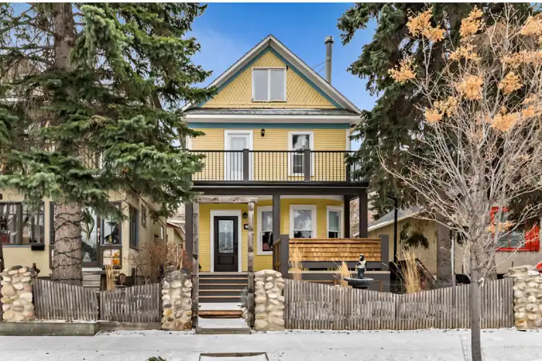 Full 3 bedroom home with full backyard studio and basement | 49 27 Avenue Southwest, Calgary | 3032480