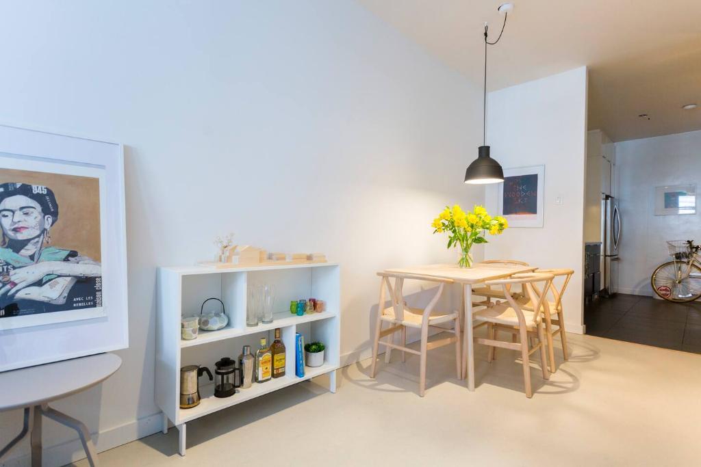 2-bed 1 bath townhouse in the Plateau; appliances included | 3032545