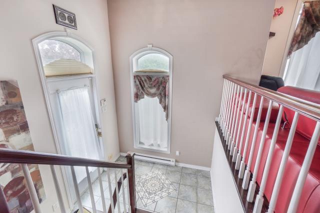 Superbe maison de ville, proche de tout! | 3032559
