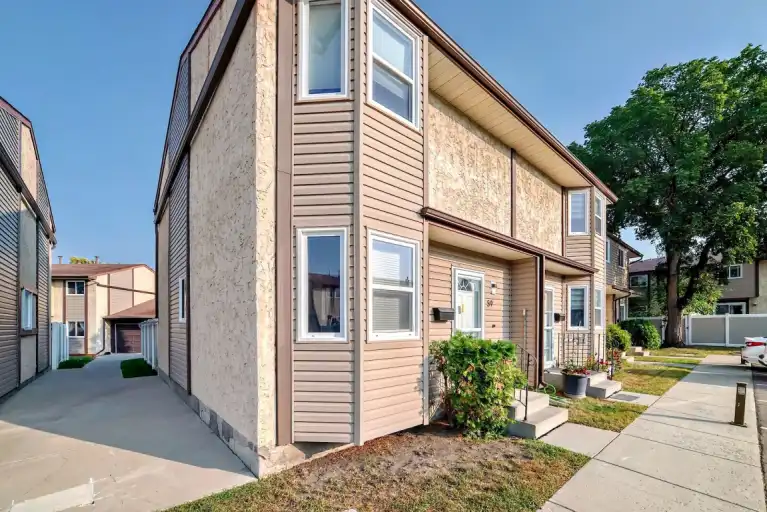 3 bedrooms townhouse with 2 parkings | 59 - 10453 20 Avenue Northwest, Edmonton | 3032775
