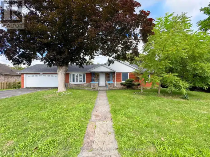 MAIN FLOOR - 8 MIDDLE STREET | MAIN FLOOR - 8 MIDDLE STREET, Georgina | 3032980