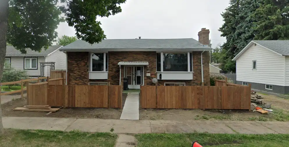 2 Bedroom 1 Bathroom Garden & Basement Rentals - 3 Months 1/2 Price Rent Free - SF241 | 4225 117 Avenue Northwest, Edmonton | 3034237