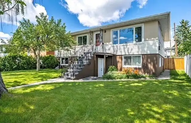 3 Bedroom House in Renfrew | 1227 Bantry Street Northeast, Calgary | 3059282