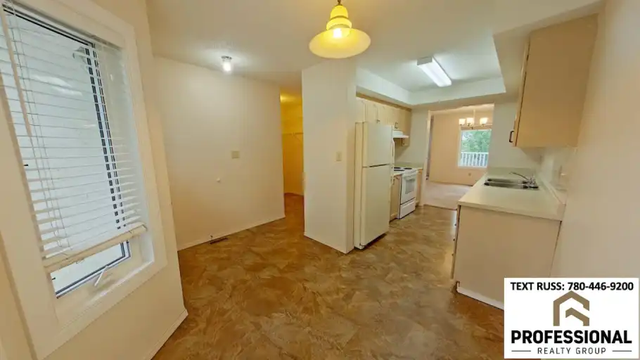 3 Bdrm / 2.5 Bath Pet Friendly Townhome with Garage & Walk-out Bsmt | 3520 60 Street Northwest, Edmonton | 3034571