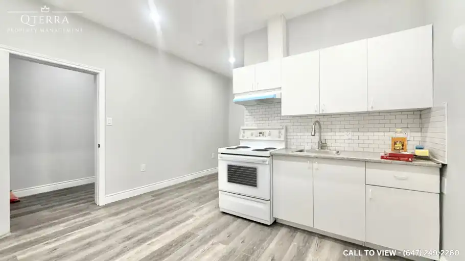 4-1942 Weston Rd, York, Ontario M9N 1W2 | 1942 Weston Road, York | 3034781