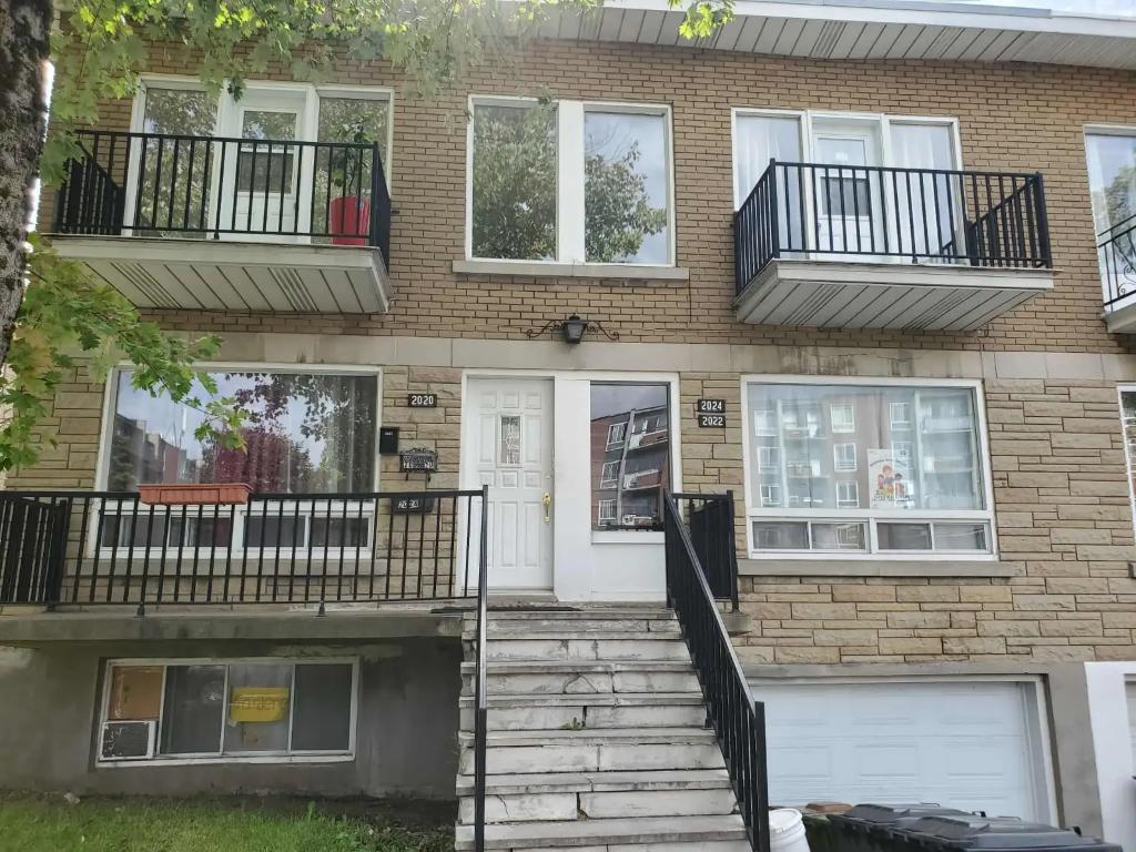 3 1/2 - IMMEDIAT - RENOVE - COEUR DE VILLE DE ST LAURENT | 3035696
