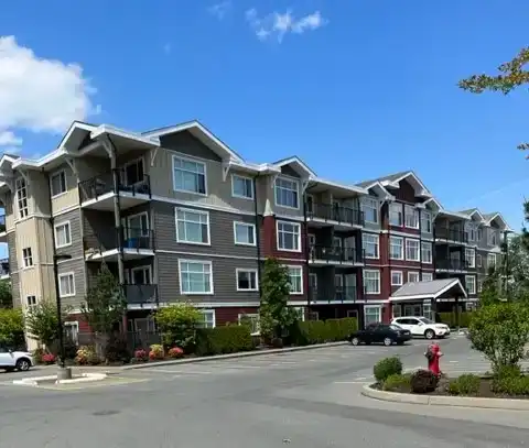 Desireable Oak Manor and Townhouses | 680 2 Avenue, Campbell River | 3035933
