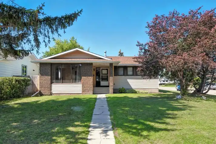 Lovely 4 Bedroom House Available in Highland Green! | 64 Halladay Avenue, Red Deer | 3035999