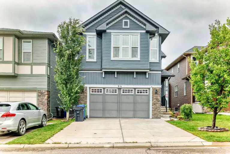 Warm and Welcoming: Affordable Home with Upscale Touches | 94 Evansfield Rise Northwest, Calgary | 3046601