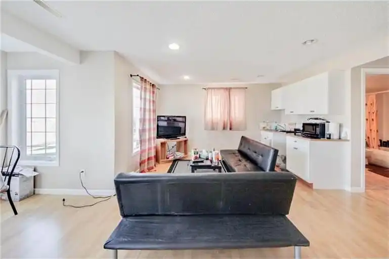 Cozy 1 bedroom walkout basement for rent | Calgary | 3036017