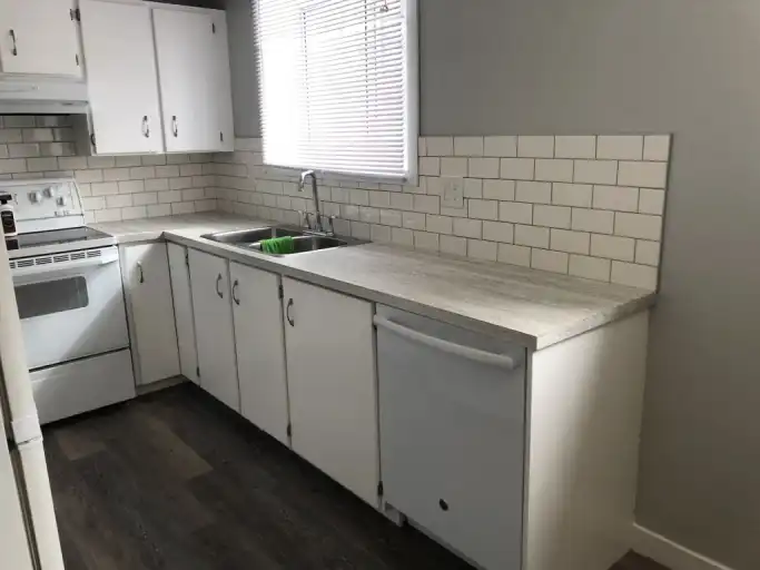 So Nice! - Bright Spacious Renovated 3 Bedroom Lower Legal Duplex Suite | Lower - 12831 120 Street, Edmonton | 3036018