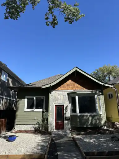 3 Bedroom House - Walk to downtown | 222 9 Avenue Northeast, Calgary | 3036020