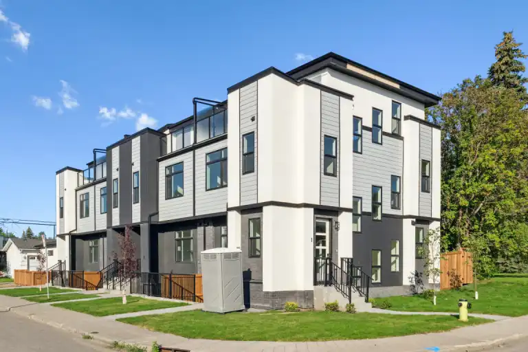 Amazing 3 Level Townhouse In Banff Trail - 3 Bedrooms and 2.5 Bath | 2703 Morley Trail Northwest, Calgary | 3036021