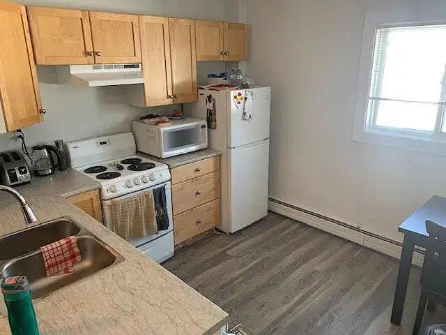 1 Bedroom in Quiet Building - Excellent Transit - Close to University and SAIT | 780 Northmount Drive Northwest, Calgary | 3036355