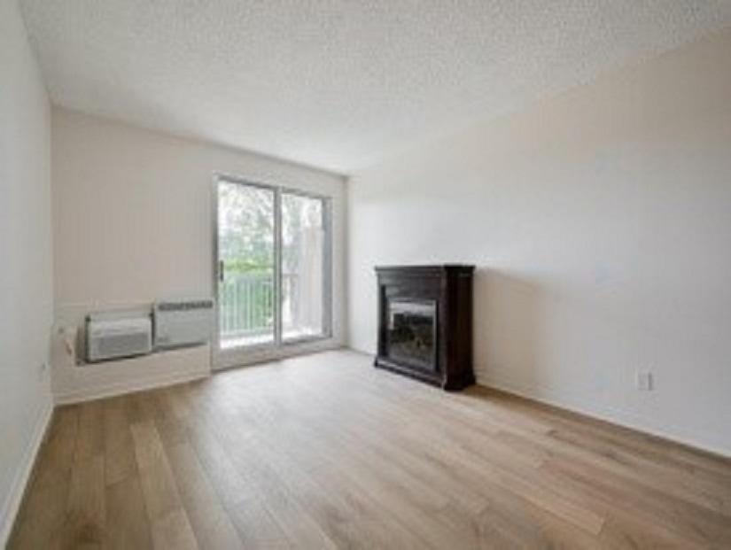 LIBRE MAINTENANT!!! 579-880-8879 Superbe condo rénové à l'été 2025, offrant 2 chambres lumineuses Chauffage, électricité et climatisation inclus pour | 3036381