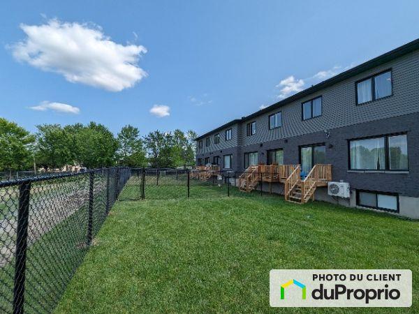 ALL-INCLUDED Stunning Brand-New Townhouse for Rent in La Prairie-sur-le-Parc | 3036402