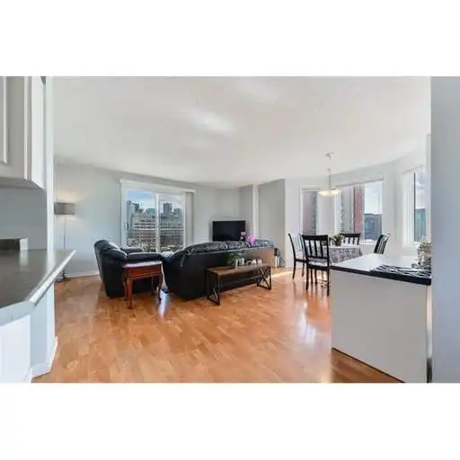 Cosmopolitan condo unit - Highly sought after | 10909 103 Ave, Edmonton | 3037801