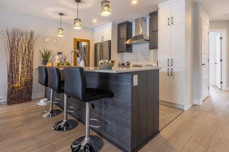 2 CH - 1 SDB - Bromont - $1,800 /mo | 3037896